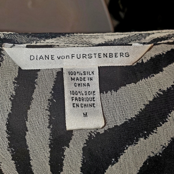 DIANE VON FURSTENBERG Print Blouse/Top - Picture 4 of 6